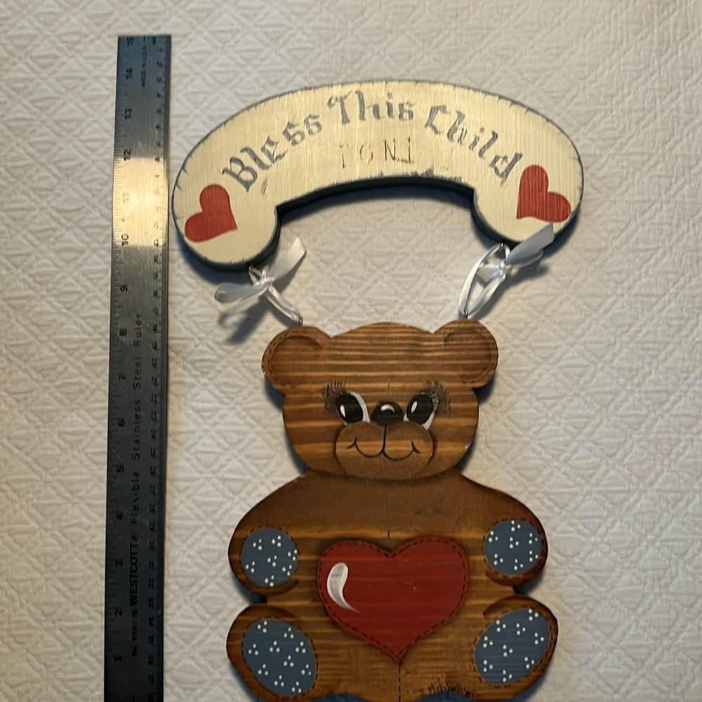 Teddy bear wall hanging